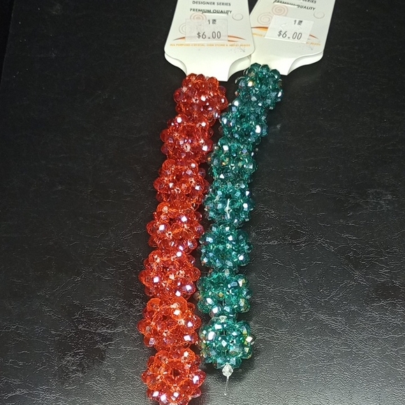 Red and Green Beaded Bracelets - Picture 1 of 5